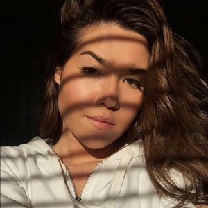 Meet your Posher, Madeline